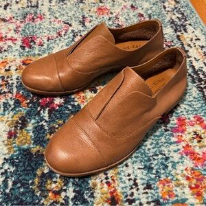 Kork-Ease Women's Tan Leather Slip-On Loafers